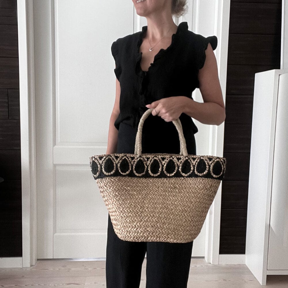 Korikassi (L), helmikoristeltu