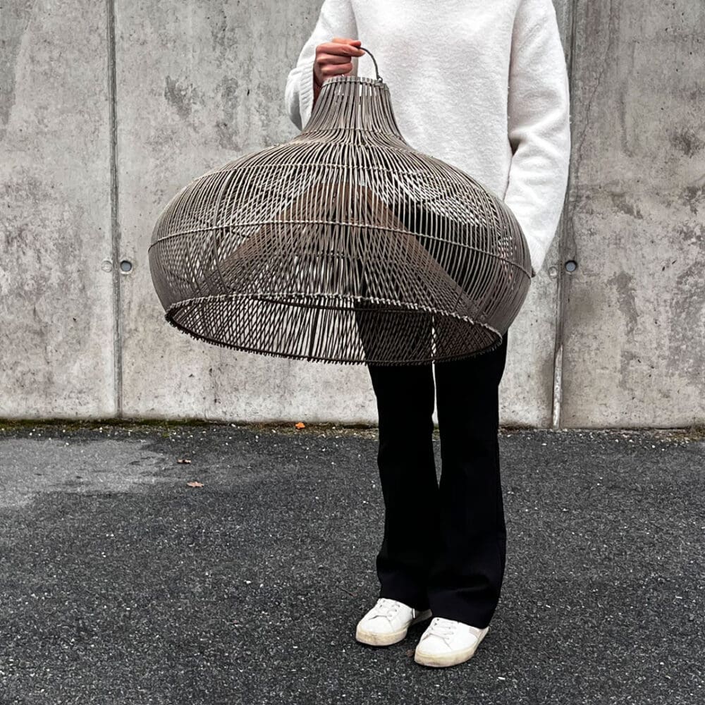 INALA (L) -rottinkivarjostin, harmaa