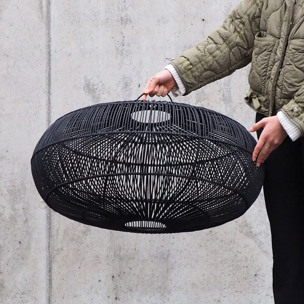 NOOSA (XL) -rottinkivarjostin, musta (2-laatu)