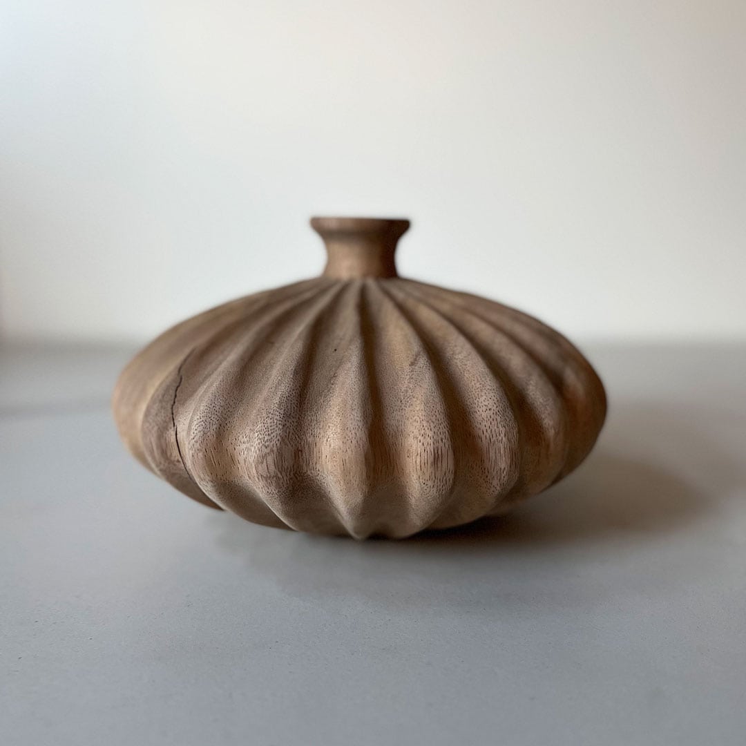 Puinen vaasi, matala (kaiverrettu) - Image 4