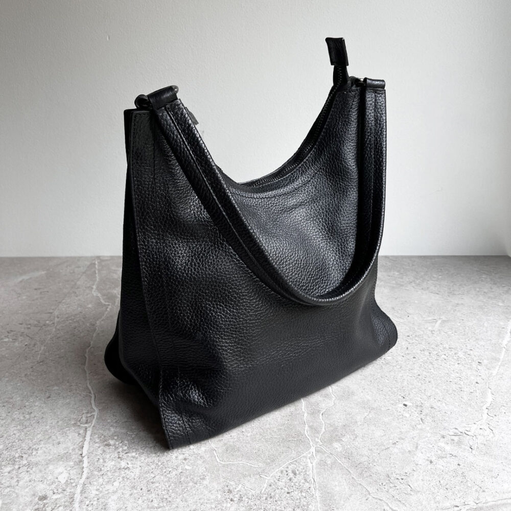 Nahkalaukku (M) musta